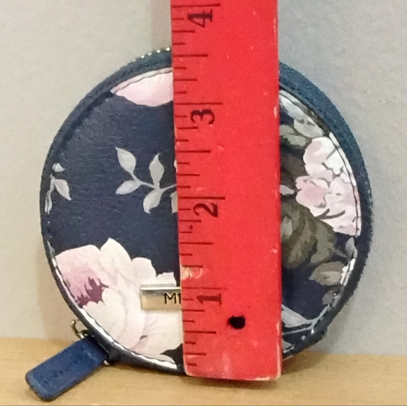MIA & LUCAS Navy Floral Round Zip Coin Pouch – Like New - Picture 12 of 12